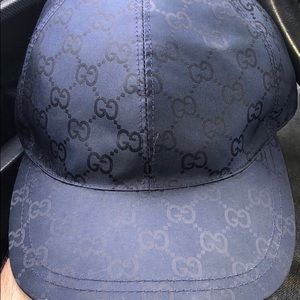 authentic gucci hat (one size fits all)